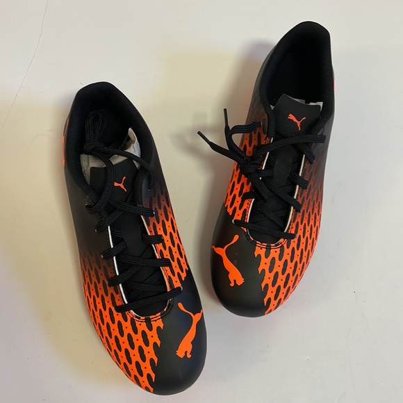 PUMA Spirit III FG Jr Black Smoking Orange Cleats. Junior Size 6.5 - Picture 2 of 9